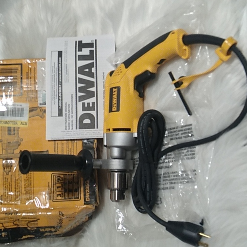 NIB Dewalt Drill W/Chuck Key & 360 Adjustable Side Handle - Picture 3 of 10